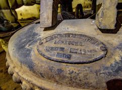 В Харькове из тепловых сетей демонтировали паровой котел 1917 года