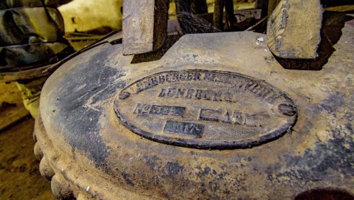 В Харькове из тепловых сетей демонтировали паровой котел 1917 года