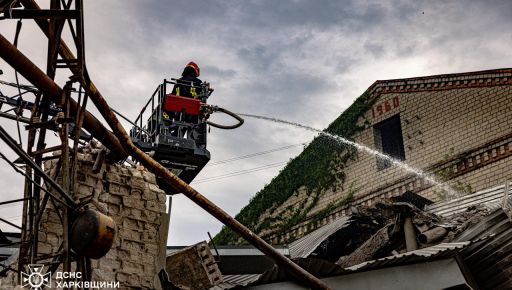 Рятувальники ліквідували пожежі після нічної атаки на Харків