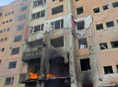 Армия РФ сбросила бомбу на многоэтажку в Купянске: кадры с места