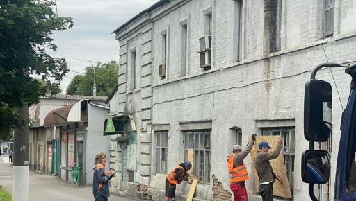 В Харькове ликвидируют последствия ночной атаки вражеских дронов