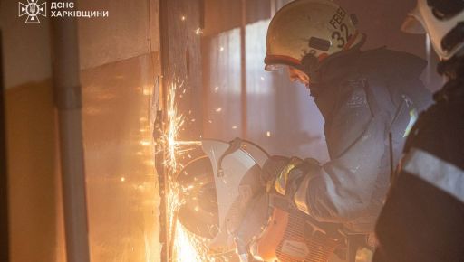 Обстріл Харкова: рятувальники виклали кадри з місця