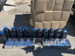 На Харьковщине разоблачили подпольный склад с сигаретами и спиртом более млн грн