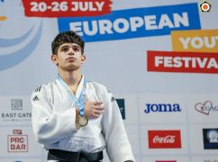 Харьковчанин стал чемпионом ЕЮОФ-2025 по борьбе до 60 кг