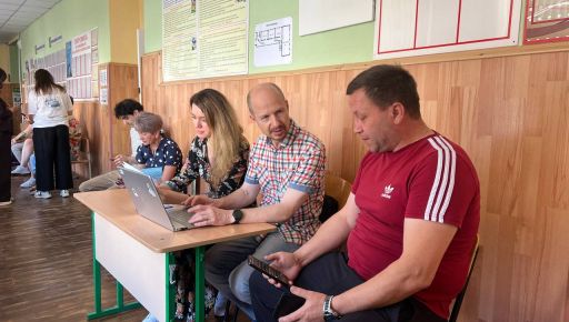 У Харкові відкрився мобільний пункт для заяв від мешканців постраждалих будинків