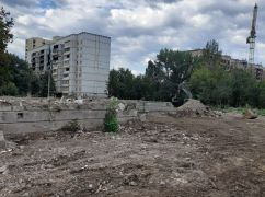 Дві багатоповерхівки, які в Харкові обстріляли окупанти з РФ, демонтували – мерія