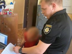 В Харькове мужчина избивал и издевался над отцом