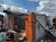 Прокуратура показала фото с места удара РСЗО по дому в Харьковской области