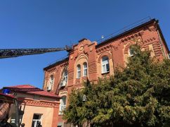 В Харькове российская атака разрушила крышу "Дома трудолюбия"