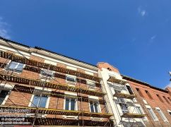Харьковские строители восстанавливают дом по ул. Георгия Тарасенко