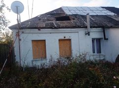 Захватчики ударили дронами в крышу жилого дома в Харьковской области: кадры с места