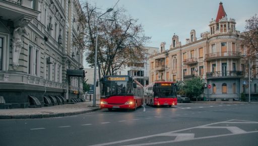 У День автомобіліста і дорожника дякуємо тим, хто не зупинив життя в нашому місті