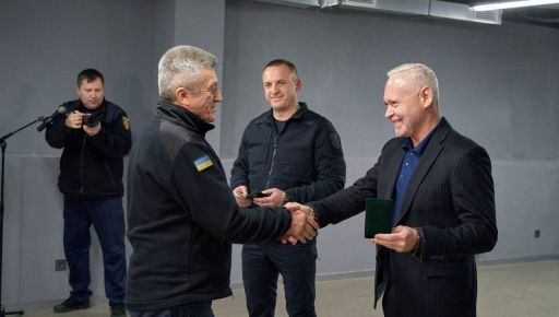 У Харкові відзначили рятувальників, які виносили дітей із задимленого підвалу
