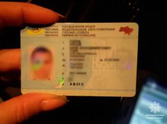 У Харкові зупинили чоловіка, який керував у стані сп’яніння та мав підроблене водійське посвідчення