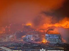 Целая стоянка сгоревших авто: полиция показала последствия удара по Чугуеву