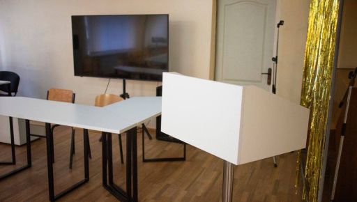 Денис Парамонов: По просьбе Харьковского профессионального колледжа пищевой промышленности обеспечили заведение мебелью