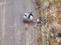 На Харківщині російський FPV-дрон убив трьох цивільних, які їхали по пенсію