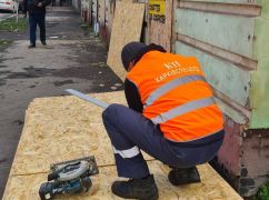 Харківські комунальники за тиждень відновили 2 тисячі квадратів контурів багатоповерхівко – мерія