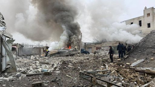 Харківських комунальників залучили до ліквідації наслідків вибуху на Олексіївці: кдари з місця