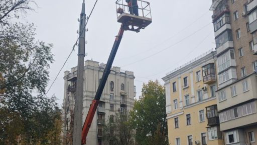 Харківські комунальники за тиждень відновили більше кілометра мереж вуличного освітлення