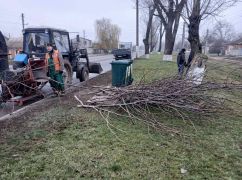 Харьковских коммунальщиков привлекли к восстановлению территорий в частном секторе