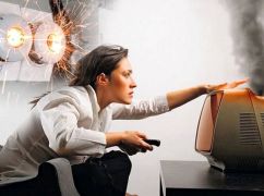 Блекаути повертаються: як уберегти техніку від стрибків напруги