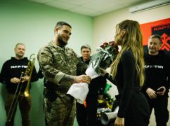 Тіна Кароль приїхала до "хартійців" на Куп’янському напрямку