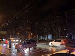 В Харькове Volkswagen сбил пешехода на переходе: пострадавший госпитализирован