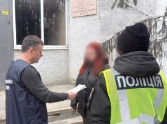 Оставила дочь в зоне обстрелов: на Харьковщине мать подозревают в пренебрежении безопасностью ребенка