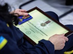 Шість родин рятувальників із Харківщини отримали президентські нагороди посмертно