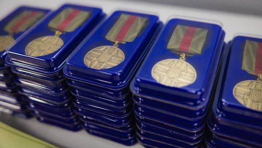 Спасателям Харьковщины вручили государственные награды и передали 12 служебных автомобилей