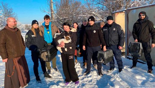 Монах из Чехии помог вывезти семью из опасного села на Харьковщине