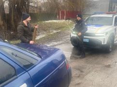 В Харьковской области полицейские спасли водителя от сложной ситуации на дороге
