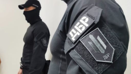 В Харькове двое полицейских и гражданский, которые за взятку "организовали" отсрочку, сели в СИЗО