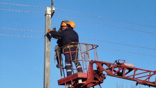 На Харьковщине энергетики вернули свет в 200 домов