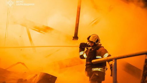 Появились фото со склада в пригороде Харькова, куда ночью попала российская ракета