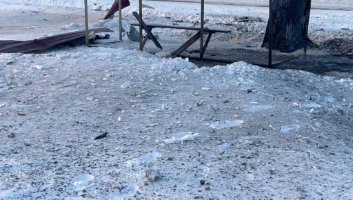 Оккупанты обстреляли дорогу Харьков &ndash; Золочев, повреждена остановка: кадры с места