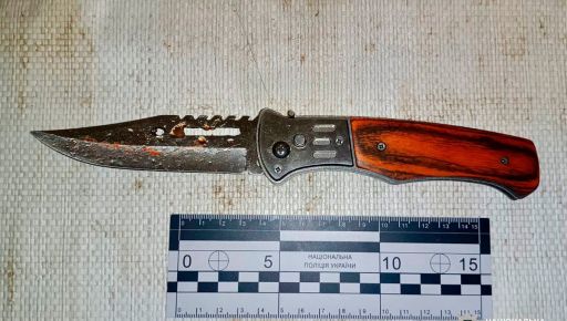 На Харьковщине во время застолья мужчина тяжело ранил знакомого ножом