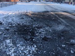 Россияне атаковали Золочев: поврежден дорожный холст и здания