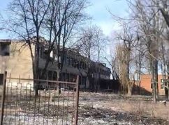 На Харківщині російські обстріли пошкодили школу та дитсадок: кадри з місця