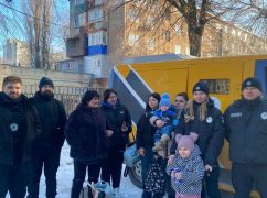 В Харьковской области эвакуировали жителей Волчанской громады, среди них &ndash; 5 детей