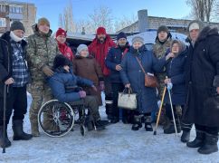 На Харківщині поліцейські евакуювали літніх людей, дітей та понад 10 тварин з-під обстрілів