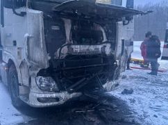 На Харківщині на віддаленні від лінії фронту окупанти атакували припарковані вантажівки