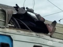 Загарбники вдарили FPV-дроном по електричці під Харковом: загинув пасажир, ще двоє людей постраждали