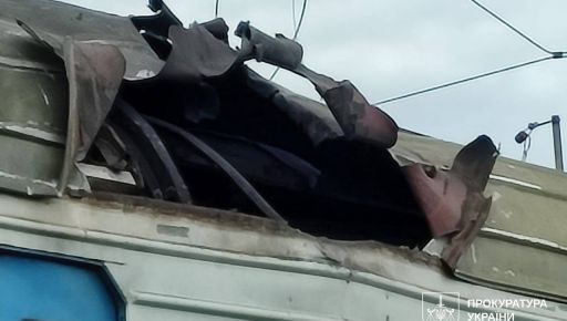 Захватчики ударили FPV-дроном по электричке под Харьковом: погиб пассажир, еще два человека пострадали