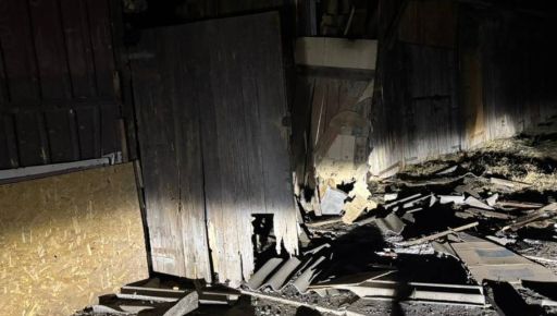 Поліція показала наслідки ударів по електричці та житлових будинках на Харківщині