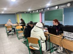 На Холодной Горе выездной ЦНАП начал оформлять заявления на "еВосстановление"