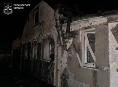 Захватчики обстреляли дронами машину и жилые дома в Харьковской области: что известно