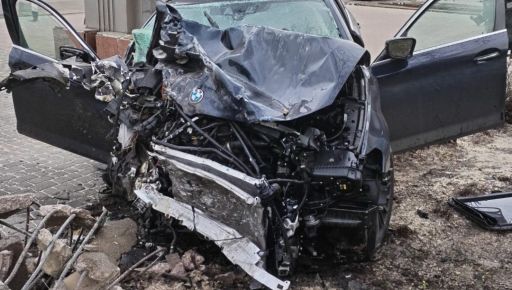 На перекрестке Харькова столкнулись два автомобиля: водитель Mitsubishi погиб на месте