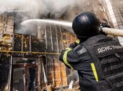 Спасатели показали, как гасили многоэтажку после атаки дрона в Харькове